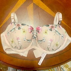 Brand New With Tags White Pink Floral 32 Dd Spring Beige Full Cup Bra, Underwire Bra Partially Lined For Spring, Partially Lined Underwire Bra For Spring, Spring Underwire Partially Lined Bra, Spring Feminine Bra With Floral Print, Feminine Spring Bra With Floral Print, Feminine Floral Print Bra For Spring, Feminine Floral Print Underwire Bra, Feminine Spring Floral Print Bra