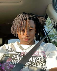 Haircuts V Shape, Boys Dreads Hairstyles, Haircut Low Maintenance, Layered Haircuts Short, Pretty Dreads, Twist Curls, Hair Boy