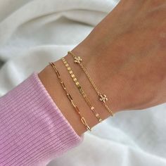 Flower Chain Bracelet, Wrist Stacks, Flower Chain, Gold Bracelets, Gold Baby, Diamond Flower, Pretty Jewellery, Personalized Necklace, Yellow Rose