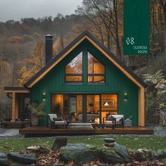 Small Home Exterior, Small Rustic House, Green House Exterior, Small House Exteriors, Backyard Guest Houses, Lake Houses Exterior, Paint Color Ideas, Barn Style House Plans, A Frame House Plans