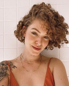 French Bob Curly Hair 3b, 3c Short Hair, Winter Hairstyles For Curly Hair, Winter Curly Hairstyles, Black Gingers, 3c Hairstyles Short, Fine Curly Hair Cuts, French Bobs, Bob Riccio