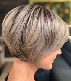 Blonde Balayage Bob, Icy Blonde Hair, Bob Cuts, Layered Bob Short, Really Short Hair, Creamy Blonde, Long Pixie Cuts, Short Layered Haircuts