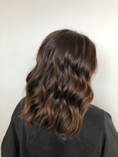 5n Hair Color Brown, Short Brown Wavy Hair, Hairstyle 2023, Partial Balayage, Brown Hair Color Shades, Short Hair Color, Haircuts For Long Hair