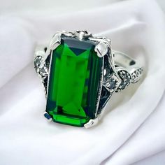 Vintage Vivid Green Simulated Emerald With Cz Accent Stones In 925 Solid Sterling Silver Ring. Stamped 925. Excellent Condition, Satisfaction Guaranteed! Elegant Silver Crystal Ring With Birthstone, Elegant Silver Crystal Birthstone Ring, Elegant Party Rings With May Birthstone, Elegant May Birthstone Rings For Party, Elegant May Birthstone Party Rings, Silver Emerald Ring With Accent Stones For Formal Occasions, Silver Emerald Ring With Accent Stones For Formal Events, Formal Silver Crystal Ring With Birthstone, Elegant Silver Crystal Ring For May Birthstone