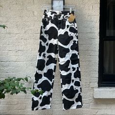 Nwt High Waisted Jeans, True Straight Leg, Cow Print Denim, Zip Front Closure. Brand New, No Imperfections. Size 1, See Measurements For Sizing. High Rise Animal Print Cow Print Jeans, Jeans Ideas, Print Jeans, Jeans High Waist, Print Denim, Printed Jeans, High Waisted Jeans, Printed Denim, Jeans Color