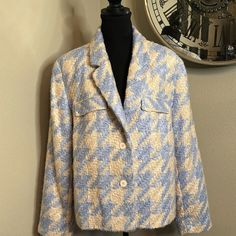 Nwot Express Tweed Crop Blazer Beautiful Blazer Ptp 25 Took Tags Off But Never Wore It Excellent Condition Casual Cream Tweed Jacket For Work, Beige Houndstooth Outerwear For Spring, Beige Houndstooth Spring Outerwear, Spring Beige Houndstooth Outerwear, Spring Houndstooth Tweed Jacket, Crop Blazer, Colored Blazer, Blue Cream, Color Blue