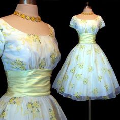 Yellow Floral Wedding, Empire Yellow, Victorian Era Dresses, Vintage Fashion 1930s, Bouquet Dress, 1960s Dresses, Donna Reed, Vintage Dresses 50s, Floral Wedding Dress