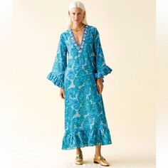 Size Small. Oversized Fit. New Without Tags. Crafted From Block-Printed Cotton, Our Paisley Print Turquoise Dress Skims The Body With An Easy Fit. With Bell Sleeves, Ruffled At Cuffs And Hem, The Long Dress Silhouette Is Perfect For Covering Up Without Compromising Style. This One-Of-A-Kind Textile Was Block-Printed By Hand. Subtle Printing And Dye Variations Are Part Of The Unique Beauty Of The Garment And A Signature Of The Artisan’s Hand. 100% Hand Block Printed Cotton Side Zipper Dry Clean Only Made In India Garnet Dress, Shibori Dress, Alix Of Bohemia, Bohemia Dress, Burgundy Midi Dress, Embroidered Dress Boho, Bird Dress, Paisley Maxi Dress, Turquoise Dress