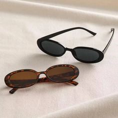 SPECIFICATIONSBrand Name: KEDEFAGOrigin: Mainland ChinaGender: WOMENDepartment Name: ADULTFrame Material: plasticStyle: ovalLenses Optical Attribute: UV400Lens Height: 30mmLens Width: 54mmItem Type: EYEWEARPlace Of Origin: China (mainland)Eyewear Type: SunglassesLenses Material: PolycarbonateCertification: noneChoice: yessemi_Choice: yes Leopard Sunglasses, Dubai Outfits, Red Glasses, Trendy Glasses, College Essentials, Retro Mode, Street Fashion Photography, Mens Eyewear, Rectangle Sunglasses