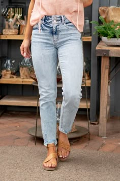 Blouse Ideas, Kancan Jeans, Los Angeles Usa, Wardrobe Needs, Satin Blouse, Color Light Blue, Slim Straight Jeans, Daily Look, Jeans Color