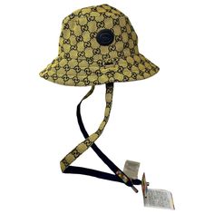 New Gucci Gg Supreme Monogram Multicolor Canvas Reversible Bucket Hat With Leather Interlocking G Patch And Straps Comes Dust Bag, Never Been Used And No Flaws Size M/ 58 Cm Seasonal Limited Edition Made In Italy Reversible Design For The Last Six Years, Color Has Been Interpreted Not Just As A Quality To Be Seen, But Also As An Opportunity To Be Liberated. Nowhere Is That More Apparent Than In The Color Blocked Styles Of The Ouverture Collection. Using The Original Gg Motif That Has Served As A Monogram Baseball Hat, Gucci Cap, Gucci Bucket Hat, Blue Bucket Hat, Straw Bucket Hat, Reversible Bucket Hat, Gucci Monogram, Brown Hats, Animal Hats