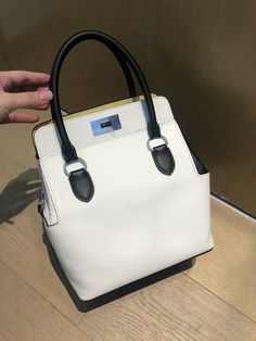 Description Hermes Toolbox 16 Inches Panda Rep 1:1Size: 16 inches Silver color hardwareLarge compartmentHandle: Double This product is of the... Dior Shirt, Bill Of Sale, Gucci Shirt, Louis Vuitton Shirt, Chanel Shirt, Togo Leather, Gucci Gg Marmont, Mini Crossbody Bag, Mini Crossbody