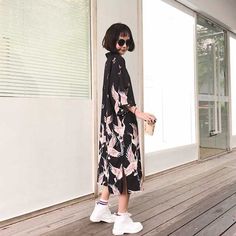 Casual Oversized Kimono For Daywear, Oversized Casual Kimono For Daywear, Black Kimono For Spring Day Out, Black Spring Kimono For Day Out, Black Kimono For A Spring Day Out, Casual Fall Kimono, Black Outerwear With Kimono Sleeves For Spring, Casual Black Kimono For Day Out, Casual Black Kimono With Relaxed Fit