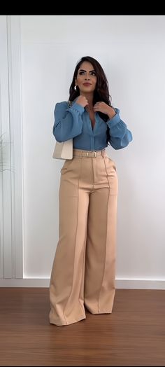 Tan Pants Outfit Work Business Casual, Look Expensive Outfits, Casual Work Outfits Summer Office Wear, Cute Spring Outfits For Women, Country Glam, Business Casual Summer, Chic Clothing Style, Fashionable Work Outfit