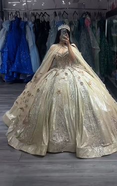 15 Birthday Dresses, Champagne Quinceanera, 30 Aesthetic, Quince Dresses Champagne, Debutante Dresses, Quince Themes