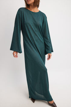 Wide Sleeve Maxi Dress Sleeve Maxi Dress, Business Outfit, Maxi Dress Green, Maxi Dress With Sleeves, Wide Sleeves, Na Kd, Stretchy Material, Round Neckline, Dark Green