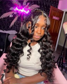 Golden Birthday Hairstyles, Black Wig Hairstyles Ideas, Wig Styles Color, Hairstyles Wig Install, Long Quince Hairstyles, Lace Front With Fishtail Braid, Styles With Lace Front Wigs