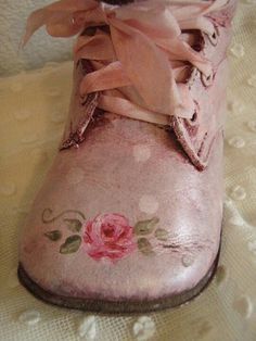 Vintage Baby Shoes, Tickled Pink, Everything Pink, Painted Shoes, Pink Shoes, Look Vintage