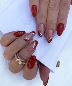 Red Nail Designs For Wedding, Red And Gold Gel Nails Designs, Winter Nail Ideas Red, Red And Gold Tip Nails, Bridal Red Nails Wedding, Red Bridal Nails Wedding, Red And Gold Holiday Nails, Red Nails With Gold Accent, Red With Gold Nails