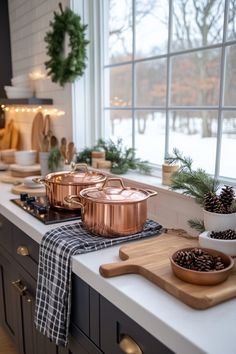 15 Winter Decor Ideas for a Cozy, Festive Home – Elegant Inspo Simple Farmhouse Christmas Decor, Cozy Winter Decor, Winter Throw Pillows, Winter Artwork, Winter Planter, Winter Greenery