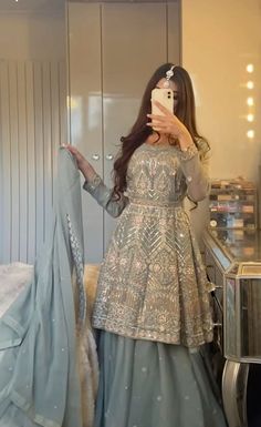 not me!! Pakistani Dress Sharara, Pakistan Eid Outfit, Indian Outfits Sharara, Red Eid Outfit, Poses In Gowns, Aesthetic Sharara Outfit, Types Of Long Sleeves, Casual Eid Outfits, Asian Clothes Pakistan