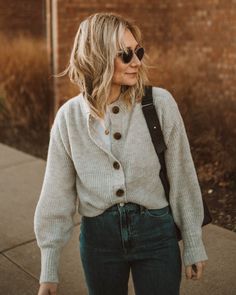 Cold Weather Favorites: New in at Everlane Swedish Style Fashion Winter, Fall Styling Outfits, Effortless Autumn Outfit, Portland Fashion Winter, Easy Everyday Outfits Simple, Casual Hike Outfit, Casual Warm Winter Outfits, Cold Weather Spring Outfits, Fall Warm Weather Outfits