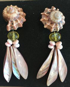 Clam Earrings, Seashell Art Diy, Belly Piercing Jewelry, Seashell Earrings, Bling Earrings, Indie Jewelry, Seashell Jewelry, Earrings Inspiration, Funky Jewelry