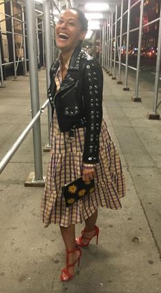 Goddess Tracee Ellis Ross mixing prints and colors expertly Tracee Ellis Ross Winter Style, Tracee Ellis Ross Style, Tracey Ellis, Tracee Ellis Ross Fashion, Ellis Ross, Fall Winter Fashion Trends, Tracee Ellis Ross, Style Muse, Mode Casual