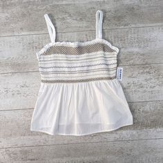 Nwt Old Navy Smocked Babydoll Tank Top White Medium 100% Cotton Sleeveless Size - Medium Color - White Material - 100% Cotton Condition - New With Tag Attached! Measurements - *Please See Pictures* Features: Babydoll Tank Top, Pullover, Sleeveless, Square Neck, Ruffle, Smocked, Stretch Aesthetic: Casual, Classic, Summer, Vacation, Travel ** All Measurements Are Approximate Sleeveless Cotton Top With Smocked Back, Cotton Top With Smocked Bodice For Beach, Cotton Tops With Smocked Bodice For Beach, Summer Cotton Sleeveless Smocked Top, Summer Sleeveless Cotton Smocked Top, Sleeveless Cotton Top With Smocked Bodice, Cotton Sleeveless Top With Smocked Bodice, Sleeveless Cotton Smocked Top With Smocked Back, White Smocked Bodice Tank Top