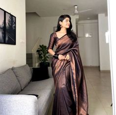 Saree Wearing, Saree Wearing Styles, Saree Bollywood, Simple Sarees, Indian Fashion Saree