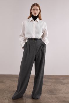 The Row Lookbook, Monotone Outfit, Menswear For Women, Dark Academia Clothes, Academia Clothes, Oversized Button Down Shirt, 2023 Ss, Model Look, Mood Board Fashion