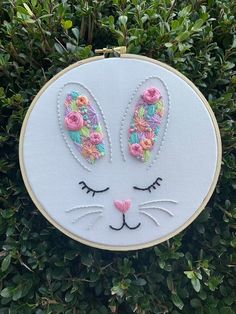 Simple Stitch, Basic Embroidery, Bunny Embroidery, Easter Embroidery, Tablet Screen, Basic Embroidery Stitches, Pola Sulam, Baby Embroidery, Hand Embroidery Projects