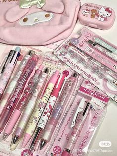 School Core, Pink Academia, Pretty School Supplies, School Bag Essentials, Study Stationery, Hello Kit