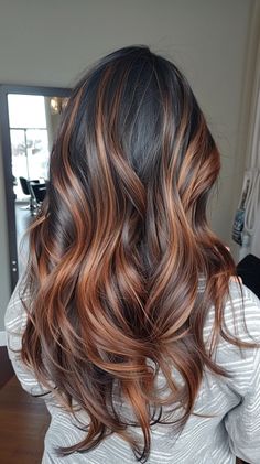 Copper Highlights Brown Hair, Copper Balayage Hair, Copper Brunette, Copper Balayage Brunette, Balayage Hair Ideas, Girl Hair Styles, Hair Styles Long Hair, Copper Balayage, Copper Highlights