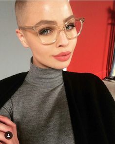 Celine Bernaerts Shaved Head Glasses Woman, School Hairstyles Braids, Back To School Hairstyles Braids, Hairstyles Braids Easy, Braids Easy Hairstyles, Shave Head, Hair For Beginners, Buzz Cut Women