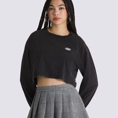 The Oval Wash Relaxed Long Sleeve Crop T-Shirt is a relaxed fit, long sleeve cropped crewneck T-shirt made of heavy cotton jersey, featuring a subtle Vans® logo graphic on the front. 100% Cotton fabric Long sleeve crop T-shirt Relaxed fit Graphic logo on front | Vans Oval Wash Relaxed Long Sleeve Crop T-Shirt Womens Large