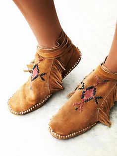 Free People Brookline Moccasin Forest Witch, Hippy Room, Supper Ideas, Boho Boots, Suede Moccasins, Moccasin Boots, Moccasins Slippers, Cowgirl Western, Free People Clothing