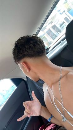 Taper Fade Long Hair, Mens Haircuts Thick Hair, Taper Fade Short Hair, Fade Haircut Curly Hair, Low Taper Fade Haircut, Mid Fade Haircut, Men Fade Haircut Short, Taper Fade Curly Hair, Haircut Selfie