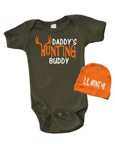 PRICES MAY VARY. Show Off Dad Love with this Hunting Baby Set Short Sleeve Baby Bodysuit with snap button on the bottom Made in 100% Ringspun combed Cotton - Soft, Comfotable Fabric It comes with Onesize cap Makes a cute Gift for Fathers Day, 1st fathers Day or any day show some love for Dad Adding fun to everyday wear with these comfortable and cute Outfits. The 3-piece outfit includes a tee, a bottom and a headband. This soft set is is made in 100% ring-spun cotton. The infant tee has lap shou Baby Boy Hunting, Baby Items Must Have, Newborn Baby Gift Set, Country Baby Boy, 1st Fathers Day, Baby Clothes Country, Hunting Baby, 1st Fathers Day Gifts, Dad Love