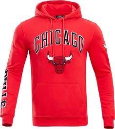 Style Long sleeve, hooded sweatshirt Heat-sealed appliques with raised embroidered detail Midweight hoodie suitable for moderate temperatures Team Spirit Team logo on chest Designed in team colors Additional Details Machine washable, tumble dry low Officially licensed Chicago Shopping, Nba Chicago Bulls, Red Pullover, Nba Store, Pullover Fleece, Mens Cuts, Sleeve Fashion, Red Hoodie, Chicago Bulls