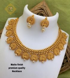 Jewellery Sets Bridal, Payal Designs Silver, Elegant Gold Necklace, Hindu Jewelry, Mang Tika, Simple Necklace Designs, Gold Jewelry Prom, Ballet Hairstyles, Beautiful Bangles