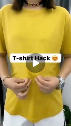 98K likes, 535 comments - fashion.selection on February 10, 2022: "💛". Styling Big Shirts, Shirt Hacks For Women, Shirt Tricks, Fathers Day Card Ideas, Clothing Tricks, Big Shirts, Cute Clothing Ideas, Curling Tips, T Shirt Hacks