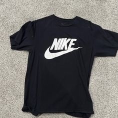 Worn A Couple Times Very Comfortable Looks Brand New Nike Black Shirt With Letter Print, Nike Black Shirt For Streetwear, Nike Black Casual Shirt, New York Yankees Shirt, Mens Athletic Wear, Navy Blue Shorts, Dri Fit Shirt, Nike Tshirt, Nike Tees