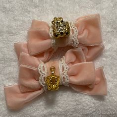 Sweet And Cute Liz Lisa Pink Velour Pink Bow Clips W/ Lace Detail And Golden Rhinestone Bear And Crown Charms. One Bow Has A Bear Charm And The Other Bow Has A Crown Sewn On. Dress Up Any Outfit. Purchased From Japan. Size:Reference Pic Condition: New, Never Worn, Nwt No Trades. Bundle To Save More/ Reasonable Offer Please Use Offer Option For Offers Let’s Help Each Other. Sign Up On Poshmark With My Code Tlittle01 To Save $10 On Your First Order.411 Gyaru Accessories, Lisa Pink, Thrift List, Gyaru Brands, Ribbon Dance, Crown Hair Clip, Headband Wrap, Pearl Headpiece, Crown Hair