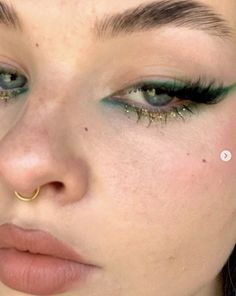 Eye Makeup Pictures, Green Makeup, Pinterest Makeup, Interesting Images, Makijaż Smokey Eye