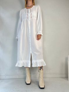 "- Vintage 90s Gilligan O Malley long sleeve maxi dress - 100% cotton - Made in India - Tagged M Chest: 20.5\" Length: 47\" Sleeve: 24.5\"" White Relaxed Fit Maxi Dress With Long Sleeves, Cotton Long Sleeve Maxi Dress, Long Sleeve Cotton Maxi Dress, White Spring Maxi Sleep Dress, White Maxi Sleep Dress For Spring, Relaxed Fit Cotton Maxi Dress For Daywear, Fitted Long Cotton Maxi Dress, Winter Long Sleeve Cotton Maxi Dress, Winter Cotton Maxi Dress With Long Sleeves