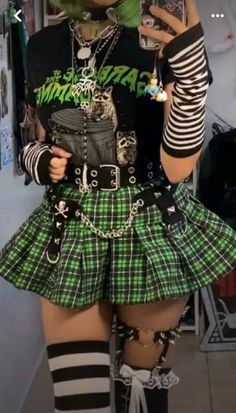 Dark Alt Outfits, Colorful Alt Outfits, Green Goth Outfit, Gothic Clothing Aesthetic, Colorful Alternative Fashion, Headware Accessories, Anime Goth Outfits, Egirl Fashion, E Girl Outfits