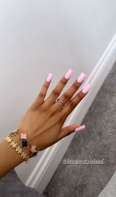 Nails With Bracelets, Plain Nails, Hard Nails, Baddie Nails, Short Square Acrylic Nails, Long Acrylic Nails Coffin, Acrylic Nails Coffin Pink, Unique Acrylic Nails, Long Square Acrylic Nails