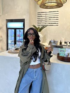 Feminine Black Women, Preppy Chic Outfits, Black Women Fashion, Rainy Day Outfit, Airport Outfit, Lookbook Outfits, Winter Fashion Outfits, Black Women Hairstyles, Feminine Style