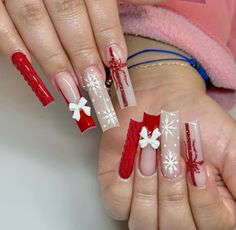 Holiday Nails Christmas, Nail Colors Winter, Cute Christmas Nails, Colorful Nail Designs, New Year's Nails, Xmas Nails, Christmas Nail Designs, Pretty Acrylic Nails